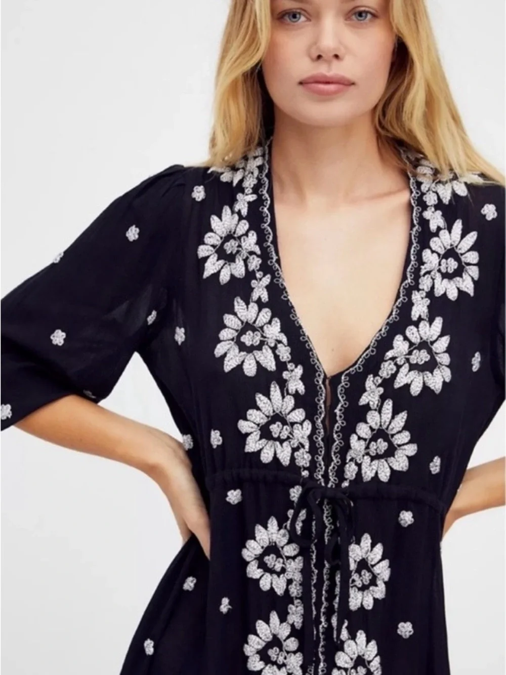 Free People Embroidered Fable V-Neck‎ Empire Waist Midi Dress Black Size Small